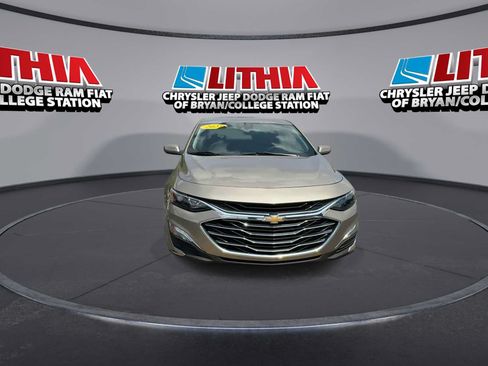Used 2025 Chevrolet Malibu LS FWD image 3
