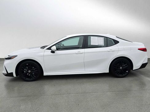 Certified 2025 Toyota Camry SE image 6