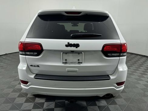 Used 2021 Jeep Grand Cherokee Laredo X AWD/4WD image 9