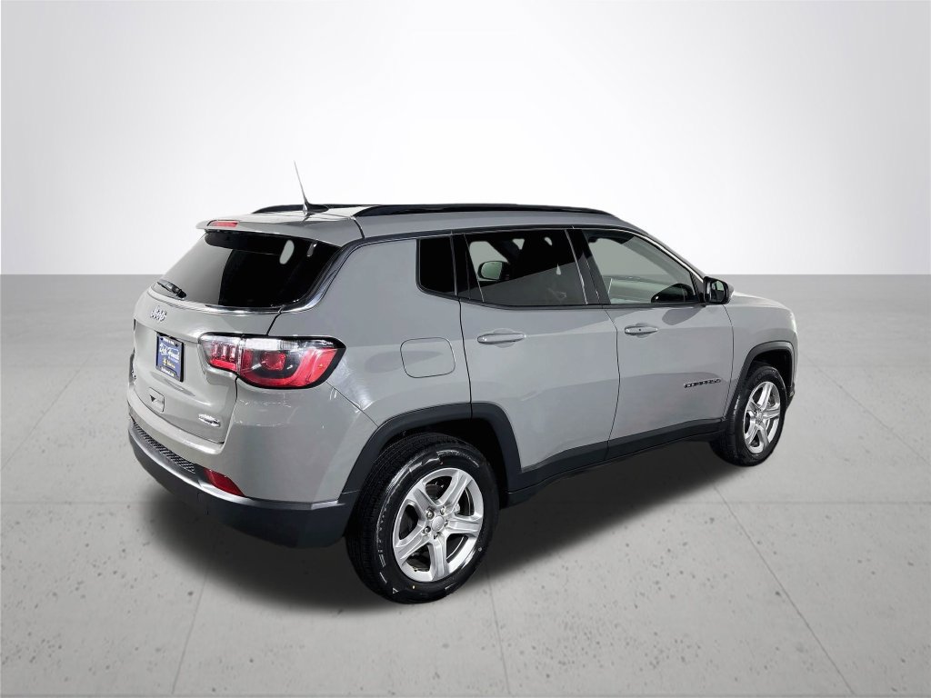 Used 2023 Jeep Compass Latitude w/ Convenience Group AWD/4WD image 6