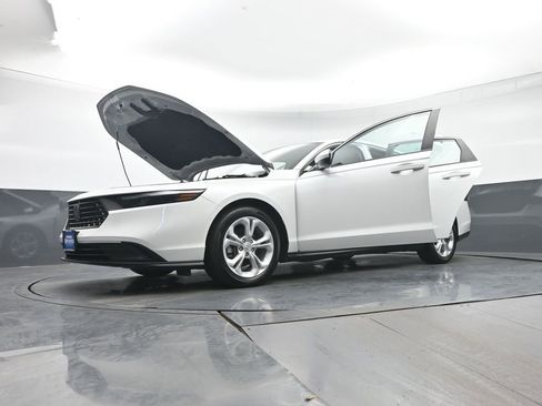 Used 2024 Honda Accord LX image 39