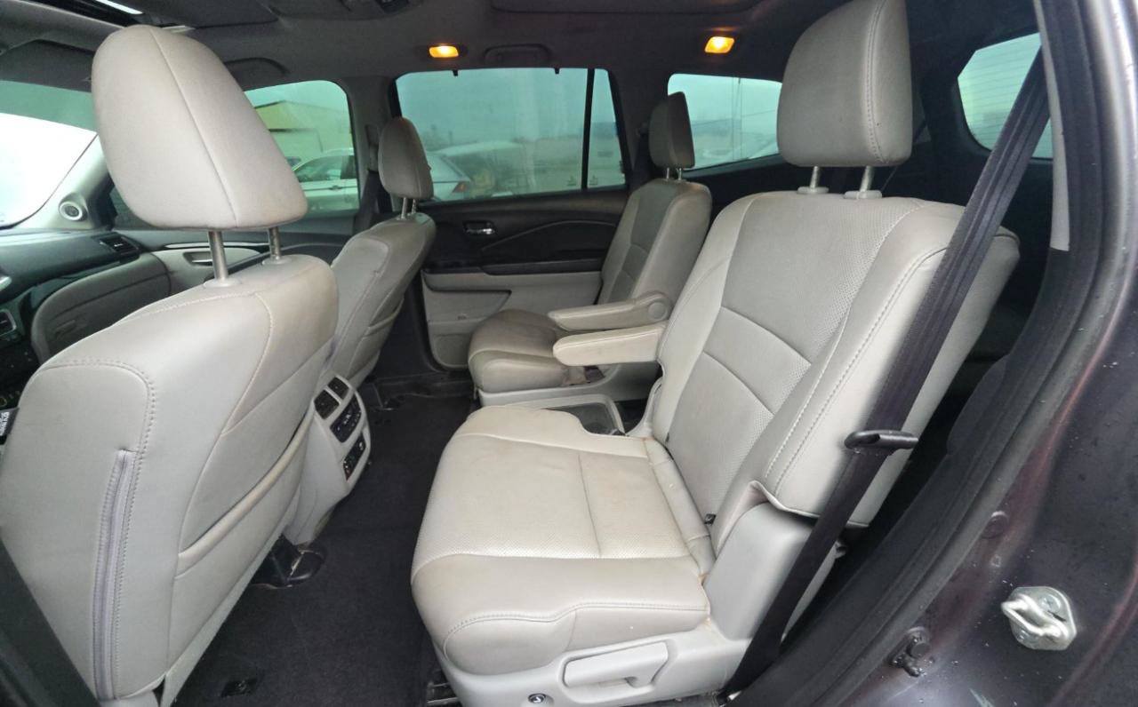Used 2017 Honda Pilot Elite image 12