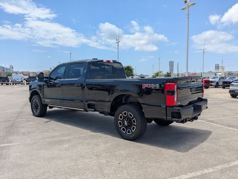 Used 2025 Ford F350 Platinum w/ FX4 Off-Road Package AWD/4WD image 6