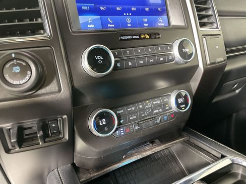 Used 2021 Ford Expedition Max Limited image 17