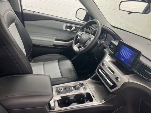 Used 2024 Ford Explorer XLT w/ Equipment Group 202A image 26