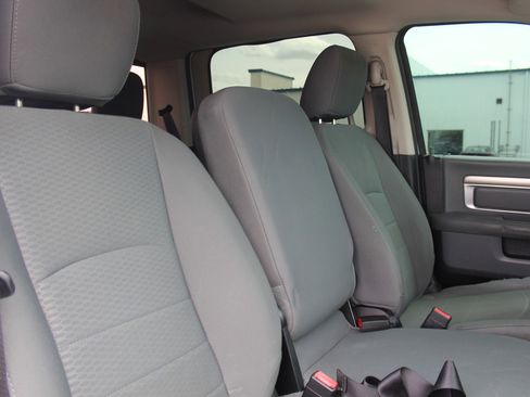 Used 2016 RAM 2500 SLT AWD/4WD image 25