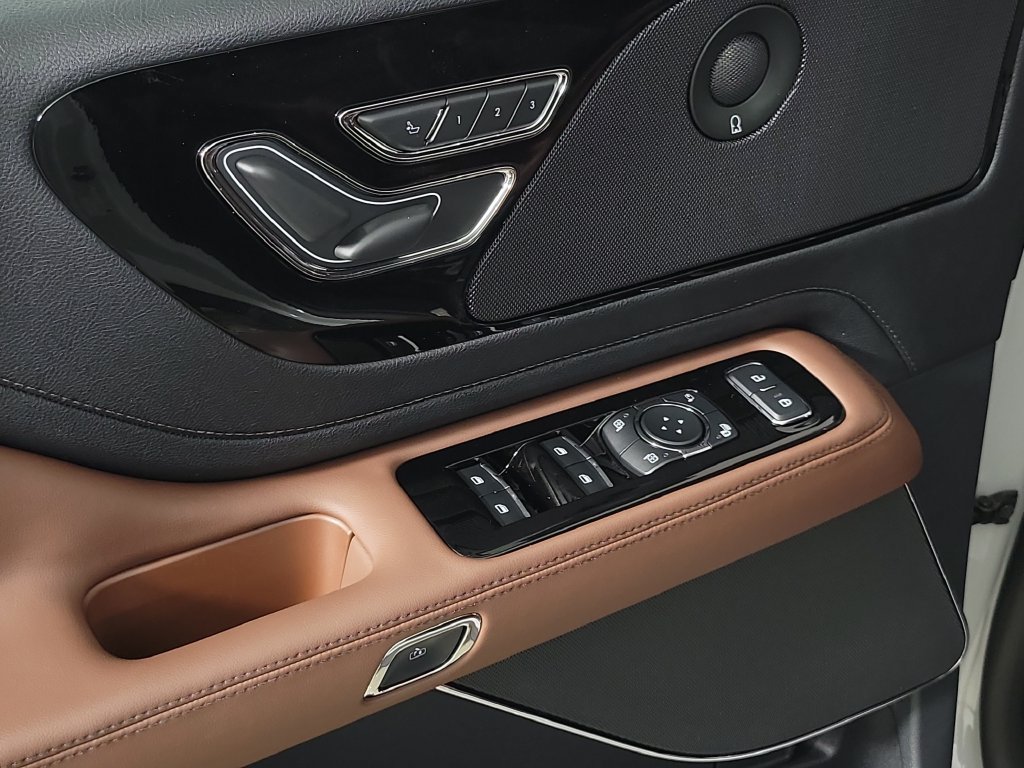 New 2027 Lincoln Aviator Reserve RWD image 22