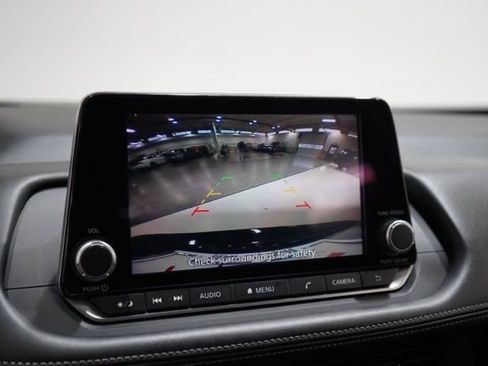 Used 2024 Nissan Rogue SV image 27