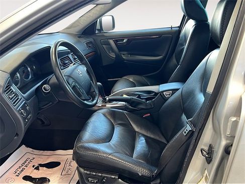 Used 2014 Toyota RAV4 XLE image 7