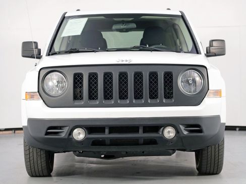 Used 2015 Jeep Patriot Sport w/ Power Value Group FWD image 6
