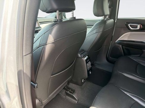 Used 2025 Jeep Compass Limited AWD/4WD image 13