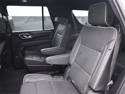 Used 2022 GMC Yukon SLT w/ SLT Luxury Package image 15