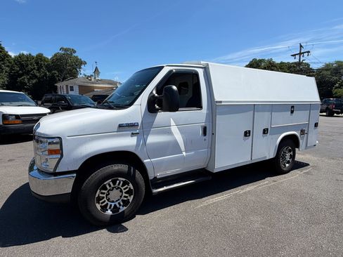 Used 2016 Ford E-350 and Econoline 350 Super Duty w/ Power Windows & Locks Group RWD image 2