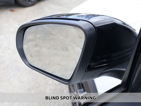 Used 2023 Mercedes-Benz GLB 250 image 4