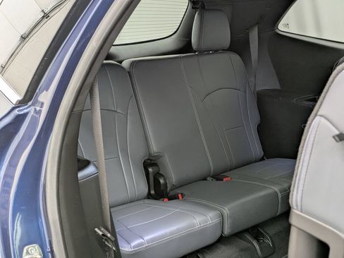 Used 2023 Buick Enclave Essence AWD/4WD image 34