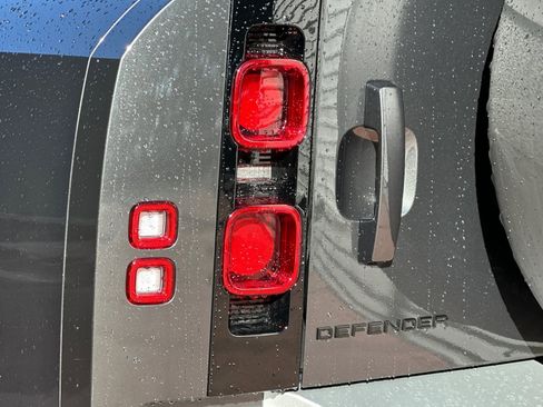 Used 2025 Land Rover Defender 130 S image 14