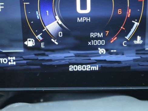 Used 2025 Chevrolet Tahoe Z71 w/ Z71 Off-Road Package AWD/4WD image 11