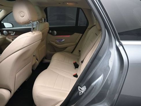 Used 2021 Mercedes-Benz GLC 300 image 21
