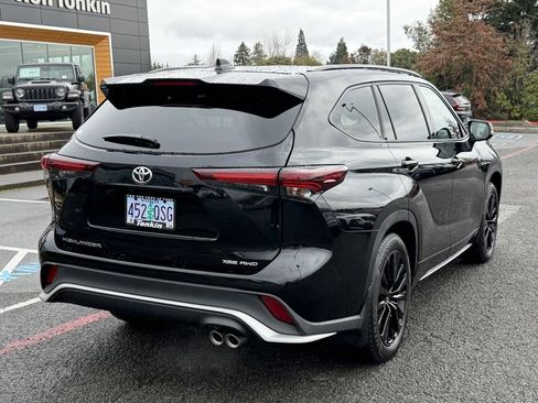 Used 2025 Toyota Highlander XSE image 8