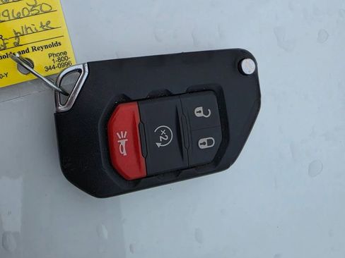 Used 2020 Jeep Wrangler Unlimited Sahara AWD/4WD image 10