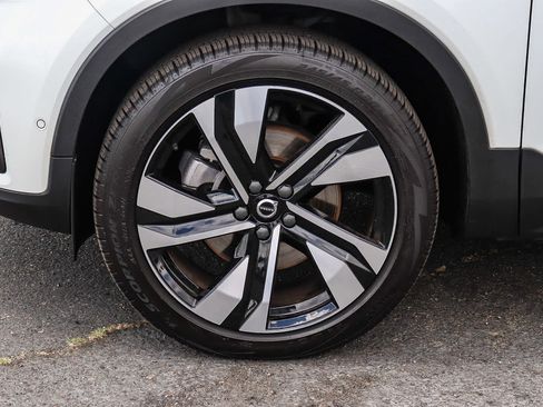Used 2023 Volvo XC40 B5 Ultimate AWD/4WD image 14