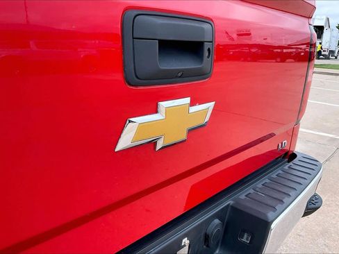 Used 2019 Chevrolet Silverado 1500 LT w/ Texas Edition AWD/4WD image 30