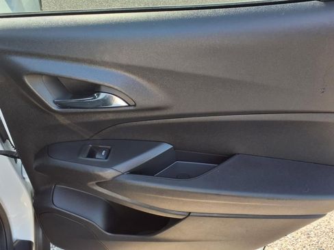 Used 2024 Chevrolet Trax RS w/ Driver Confidence Package image 19