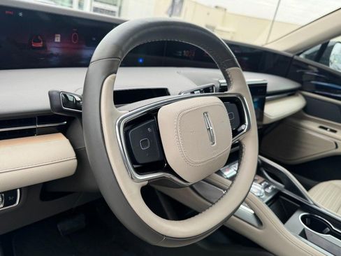 Certified 2024 Lincoln Nautilus Reserve image 15