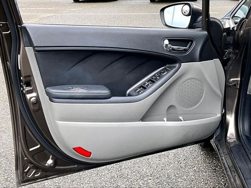 Used 2014 Kia Forte EX image 21