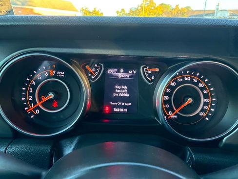 Used 2023 Jeep Gladiator Sport image 16