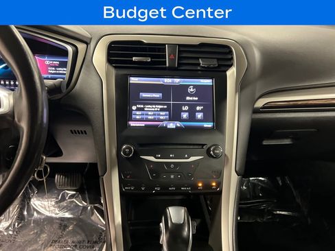 Used 2013 Ford Fusion SE FWD image 22