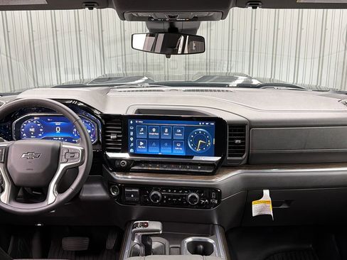 Used 2025 Chevrolet Silverado 1500 LT Trail Boss w/ Convenience Package II AWD/4WD image 35