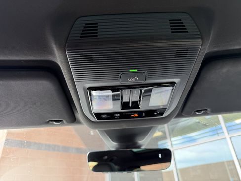 Used 2024 Volkswagen Atlas Cross Sport SE w/ Panoramic Sunroof Package image 26