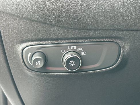 Certified 2024 Chevrolet Equinox LS w/ LS Convenience Package FWD image 10