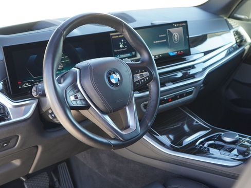 Used 2025 BMW X5 xDrive50e image 10