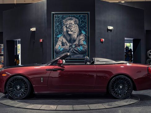 Used 2019 Rolls-Royce Dawn image 27