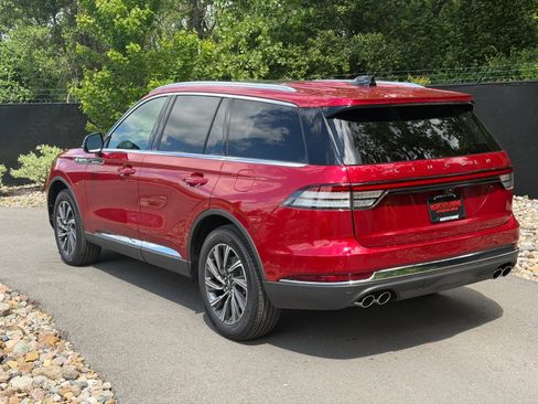 New 2026 Lincoln Aviator AWD image 3