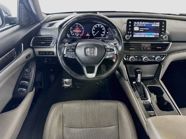 Used 2018 Honda Accord Touring image 16