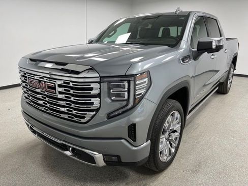 Used 2025 GMC Sierra 1500 Denali w/ Denali Reserve Package AWD/4WD image 4