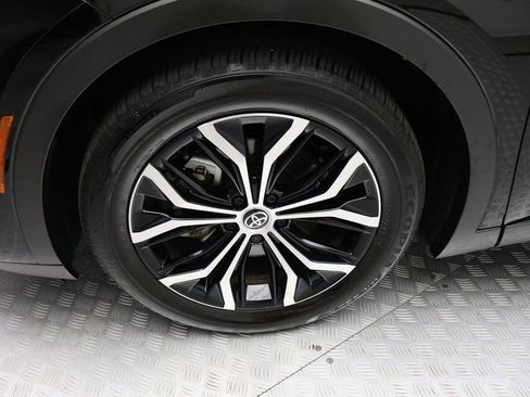 Certified 2026 Toyota Crown XLE image 4