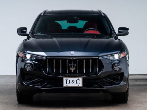 Used 2023 Maserati Levante GT AWD/4WD image 2