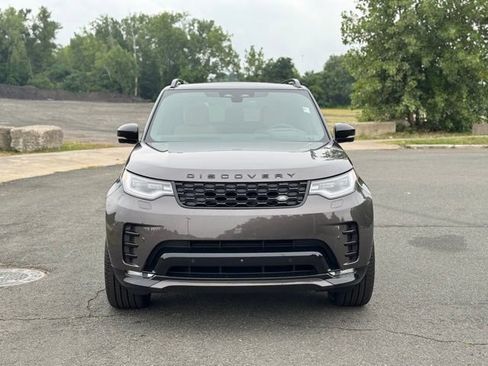 Used 2025 Land Rover Discovery Dynamic SE AWD/4WD image 8