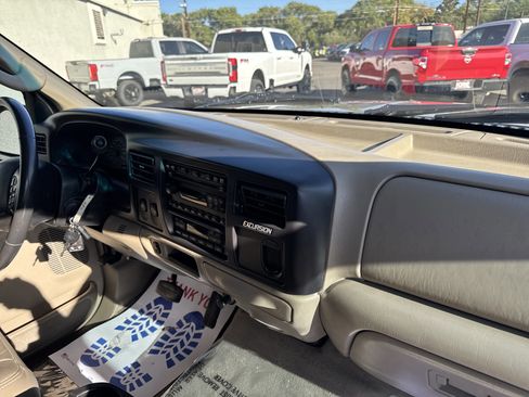 Used 2005 Ford Excursion Limited image 20