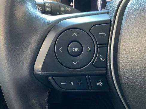 Used 2024 Toyota Corolla Cross XLE image 13