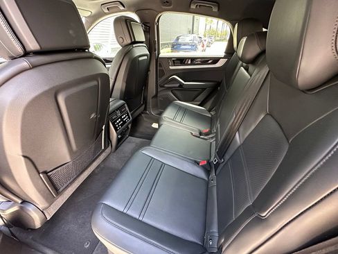 Certified 2026 Porsche Cayenne Coupe AWD/4WD image 38