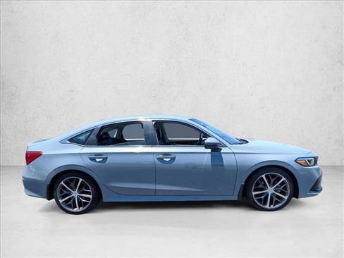 Used 2023 Honda Civic Touring image 4