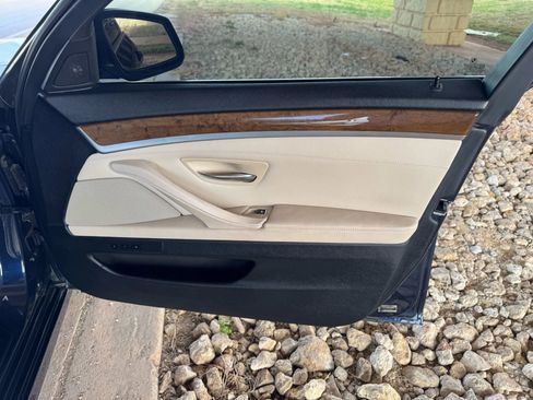 Used 2013 BMW 550i Sedan image 24