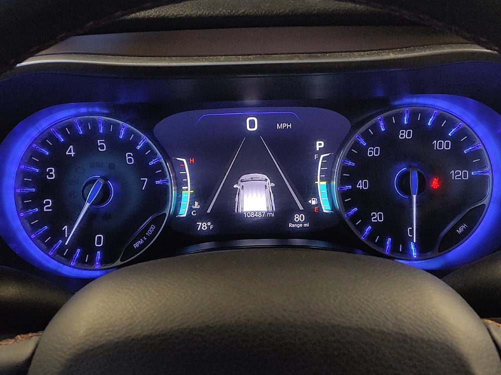 Used 2017 Chrysler Pacifica Touring-L Plus w/ Advanced Safetytec Group FWD image 23