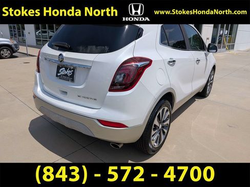 Used 2019 Buick Encore Essence FWD image 3