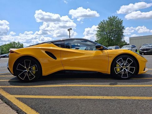 Used 2025 Lotus Emira image 6